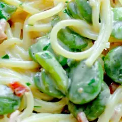 Szybkie i pyszne przepisy na spaghetti z bobem, które zachwycą