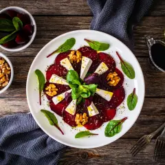Najlepsze sosy do carpaccio z buraka, które podkreślą smak dania