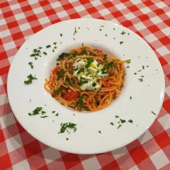 Prosty przepis na spaghetti arrabiata, które zaskoczy Twoje kubki smakowe
