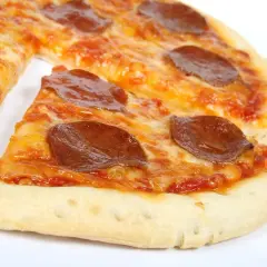 Ile kcal ma pizza 32 cm? Zaskakujące różnice w kaloriach!