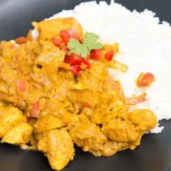 Jak zrobić sos curry z kurczakiem - prosty przepis na pyszne danie
