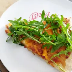 Jakie salami na pizze? Odkryj najlepsze smaki i połączenia