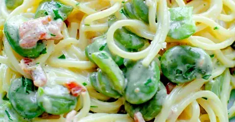 Szybkie i pyszne przepisy na spaghetti z bobem, które zachwycą