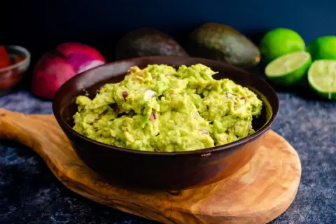 Z czym się je guacamole? Poznaj najlepsze dania i przepisy