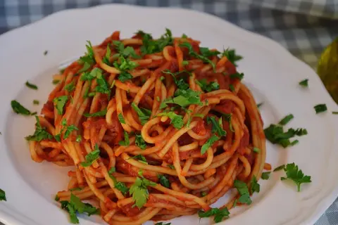 Ania gotuje sos do spaghetti: proste przepisy na pyszne sosy