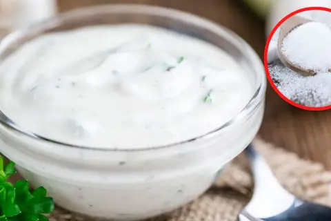 Jak przygotować sos czosnkowy jak z restauracji - prosty przepis