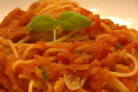 Jak szybko przygotować pyszny sos do spaghetti z koncentratu