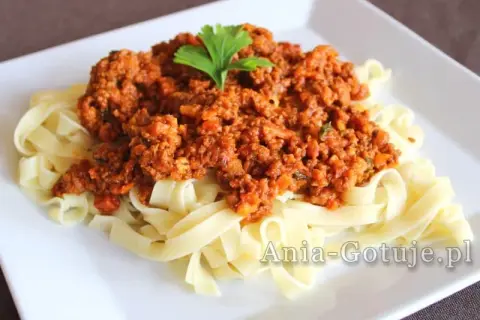 Ania gotuje spaghetti bolognese – prosta receptura na pyszne danie