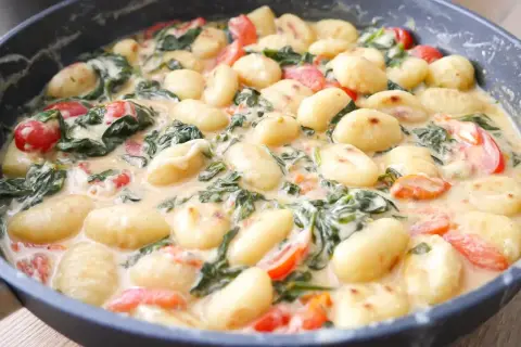 Gnocchi z jakim sosem: najlepsze połączenia, które zachwycą smakiem