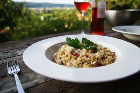 Co zamiast wina do risotto? Smakowite alternatywy, które zaskoczą