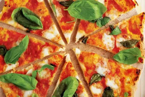 Sos do pizzy jak z pizzeri – przepis na idealny sos pomidorowy