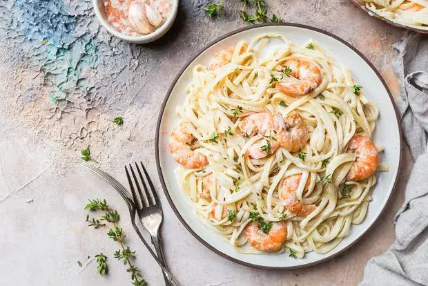 Pyszne spaghetti z krewetkami: proste przepisy na wyjątkowe dania